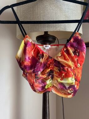 Floral cropped tank top